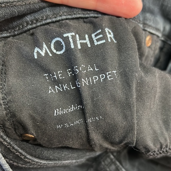 Mother 9” rise Rascal Ankle Snippet in Blackbird - Picture 9 of 9